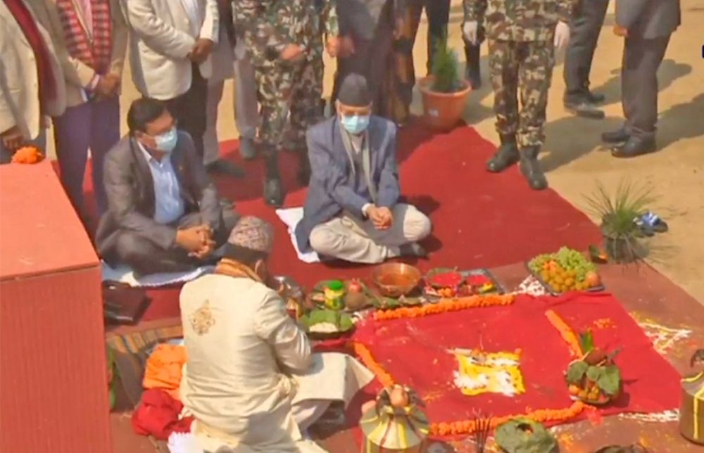 pm oli laying foundation stone on sunkoshi marin project